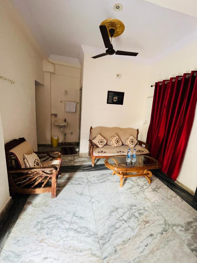 Tiwari G Home Stay ウッジャイン エクステリア 写真