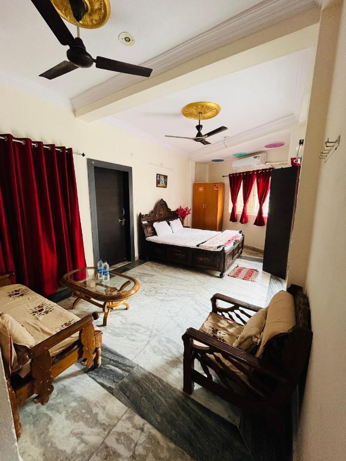 Tiwari G Home Stay ウッジャイン エクステリア 写真