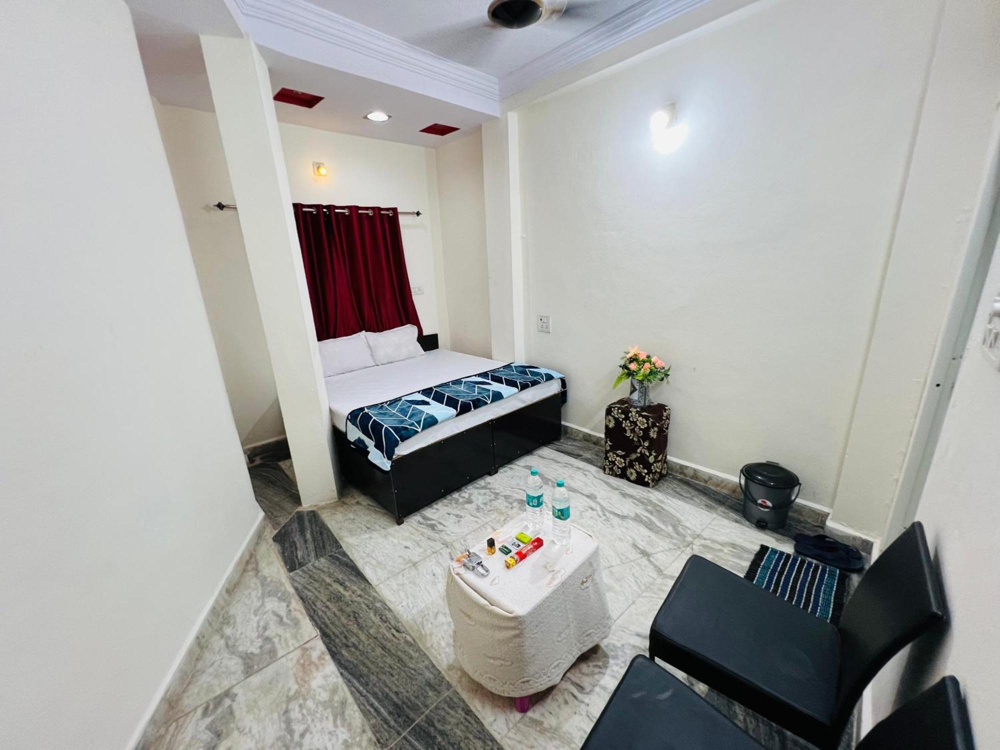 Tiwari G Home Stay ウッジャイン エクステリア 写真