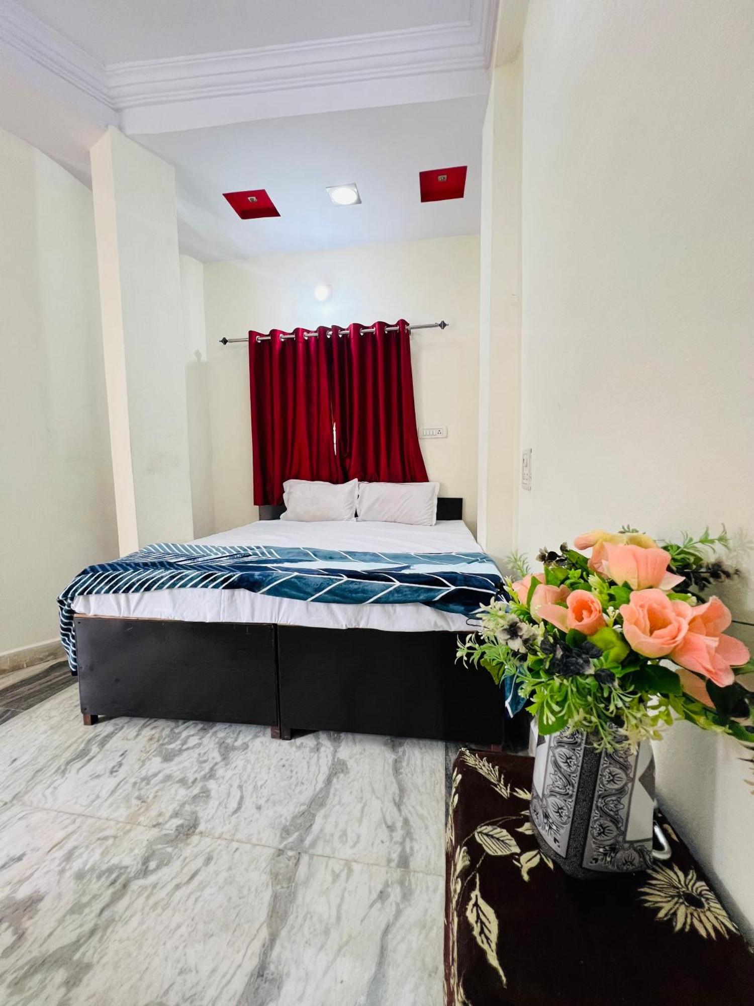 Tiwari G Home Stay ウッジャイン エクステリア 写真